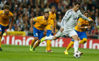 悦盈体育动态-加布里埃尔乌龙球送礼对手笑纳大礼